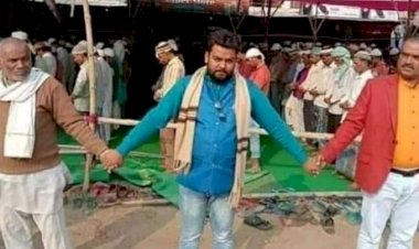 দিল্লিতে জুমা’র নামাজে মু’সলমানদের পাহারায় হিন্দুরা