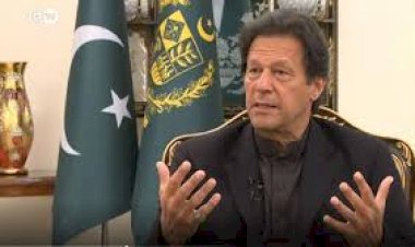 পাক প্রধানমন্ত্রী ইমরানের ৫০ জন মন্ত্রী দৃশ্যপটে নিখোঁজ