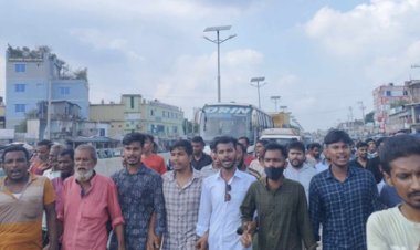 সিরাজগঞ্জের  রায়গঞ্জে  ইউ,পি চেয়ারম্যানকে পরিষদে বসানোর বিরুদ্ধে বিক্ষোভ সমাবেশ অনুষ্ঠিত