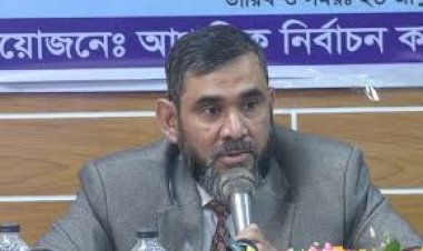 সাংবাদিকরা  ভোটকেন্দ্রে মোবাইল নিতে পারবেন: ইসি সানাউল্লাহ