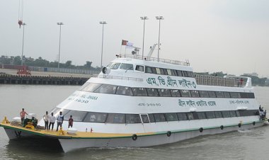 জলপথেই মুক্তি মিলতে পারে ঢাকার যানজট থেকে: নদী-খাল পুনখনন করে চালুর দাবি ওয়াটার বাস সার্ভিস