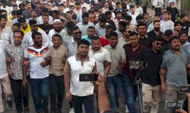 নিষিদ্ধ সংগঠনের তৎপরতার অভিযোগে রাজপথে ছাত্রদল