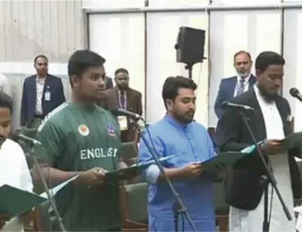 ‘১০ নম্বর জার্সি’ গায়ে শপথ: আবারও আলোচনায় হাসনাত আবদুল্লাহ