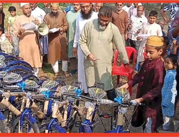 ৪০ দিন জামাতে নামাজ আদায়: জয়পুরহাটে ৩৭ শিক্ষার্থীকে বাইসাইকেল ও নগদ পুরস্কার