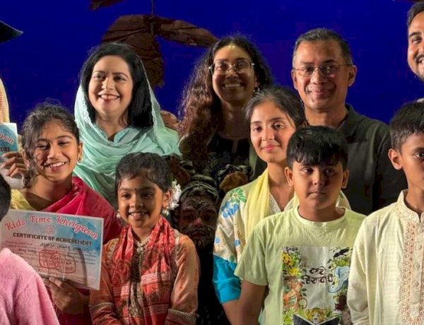 মহিলা সমিতি নাট্যমঞ্চে সপরিবারে নাটক উপভোগ করলেন প্রধানমন্ত্রী