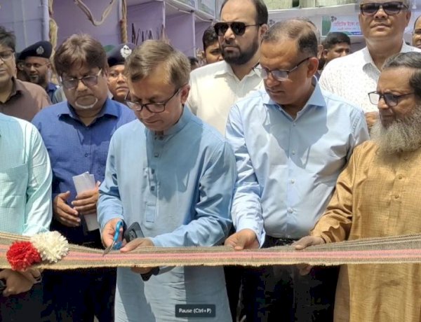 তেলের দাম বৃদ্ধির অজুহাতে বাসে অতিরিক্ত ভাড়া নিলে ব্যবস্থা: বাণিজ্যমন্ত্রী