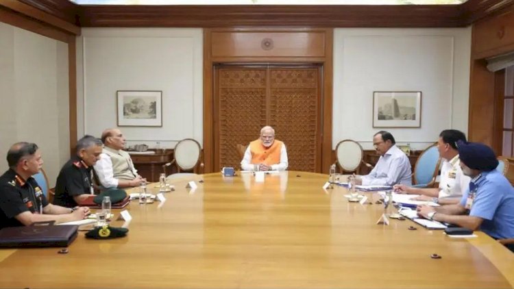 ভারতীয় সববাহিনীকে হামলা চালানোর পূর্ণাঙ্গ স্বাধীনতা দিলেন নরেন্দ্র মোদি