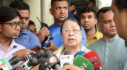 জীবিত’ খালেদা জিয়ার মুক্তি নিয়ে শঙ্কায় স্বজনরা