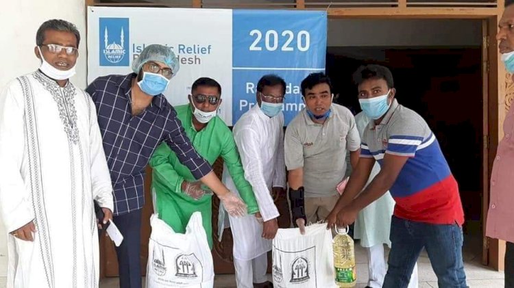 মাননীয় প্রধানমন্ত্রীর সংসদীয় আসন কোটালীপাড়া ও টুঙ্গিপাড়া উপজেলায় সাংসদ ড. নদভী'র পক্ষে ত্রাণ ও ঈদ উপহার বিতরণ