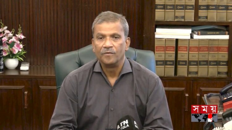 ডিসিদের আইন অনুযায়ী চলতে পরামর্শ  দিলেন আইন উপদেষ্টা