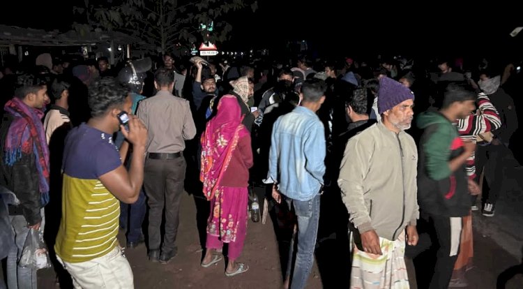 রাজশাহীতে বাস অটোরিকশার সংঘর্ষে নিহত ৩,মহাসড়ক অবরোধ আহত ৬ 