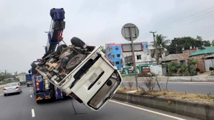 ঢাকা-বগুড়া মহাসড়কে আবারও মর্মান্তিক দুর্ঘটনা: গ্যাস সিলিন্ডার বিস্ফোরণ