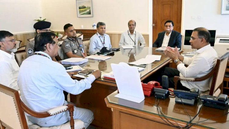 ঢাকা সড়ক থেকে উচ্ছেদ হওয়া হকারদের পুনর্বাসনে প্রধানমন্ত্রী দ্রুত ব্যবস্থা নেওয়ার নির্দেশ দিয়েছেন