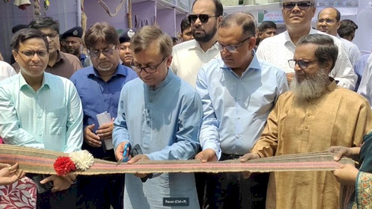 তেলের দাম বৃদ্ধির অজুহাতে বাসে অতিরিক্ত ভাড়া নিলে ব্যবস্থা: বাণিজ্যমন্ত্রী