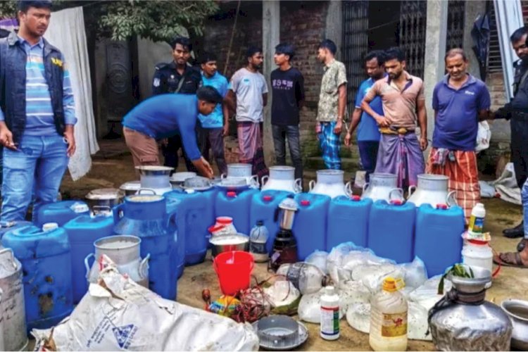 সয়াবিন তেল-ইউরিয়া-ডিটারজেন্টে ‘দুধ’, বিপর্যয়ের মুখে পাবনার দুগ্ধশিল্প